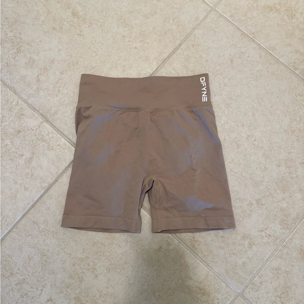 DFYNE dynamic shorts